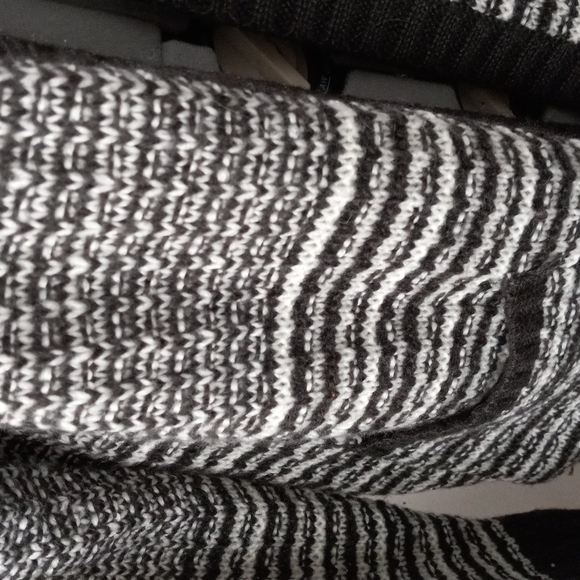Debut Woven Knit Dark Grey & White Open Style, Size S/M - Picture 3 of 6